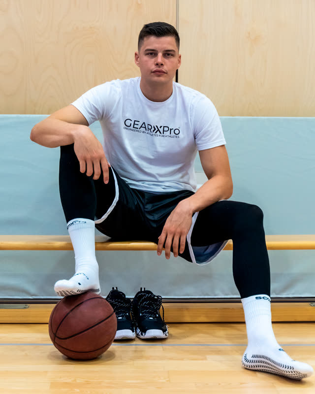 Amar Alibegović con calcetines grip SOXPro Fast Break