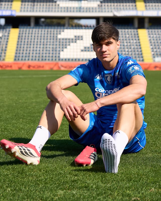 Jugador del Empoli FC con calcetines grip SOXPro