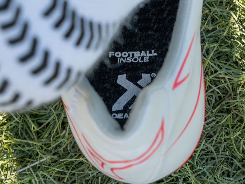 Stessa scarpa, prestazioni diverse: cosa cambia con calze e soletta giuste