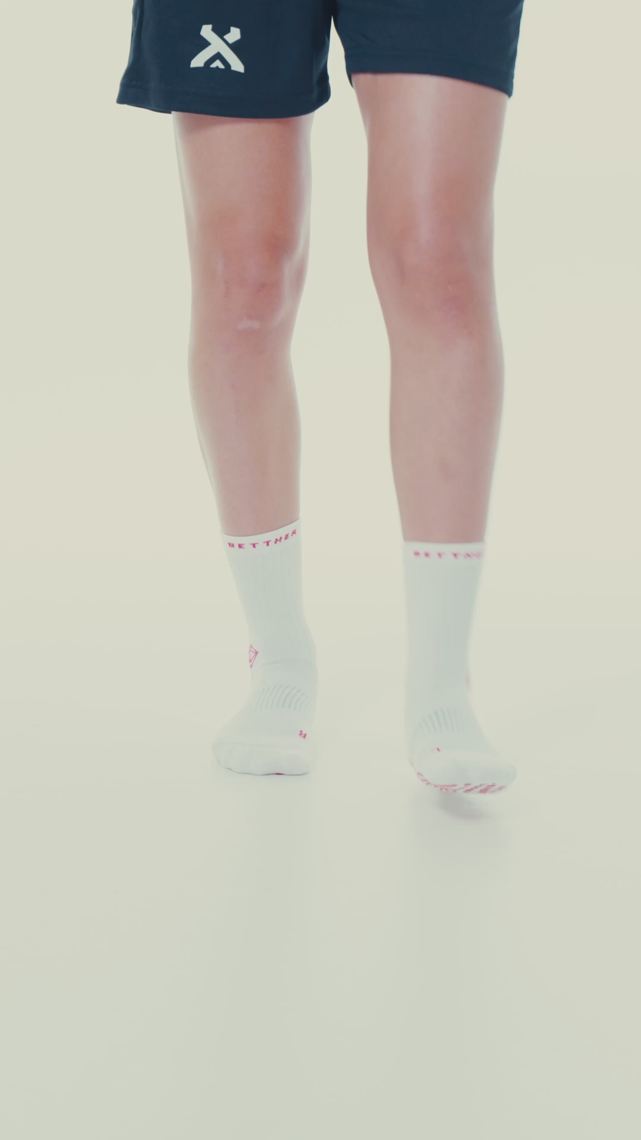 Carica video: BettHer Grip Socks